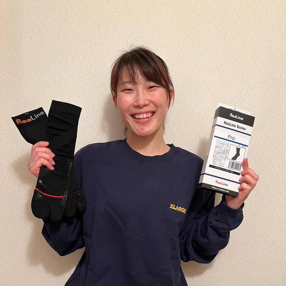 フットサル伊藤沙世選手も絶賛！足首の安定感を革新するソックス